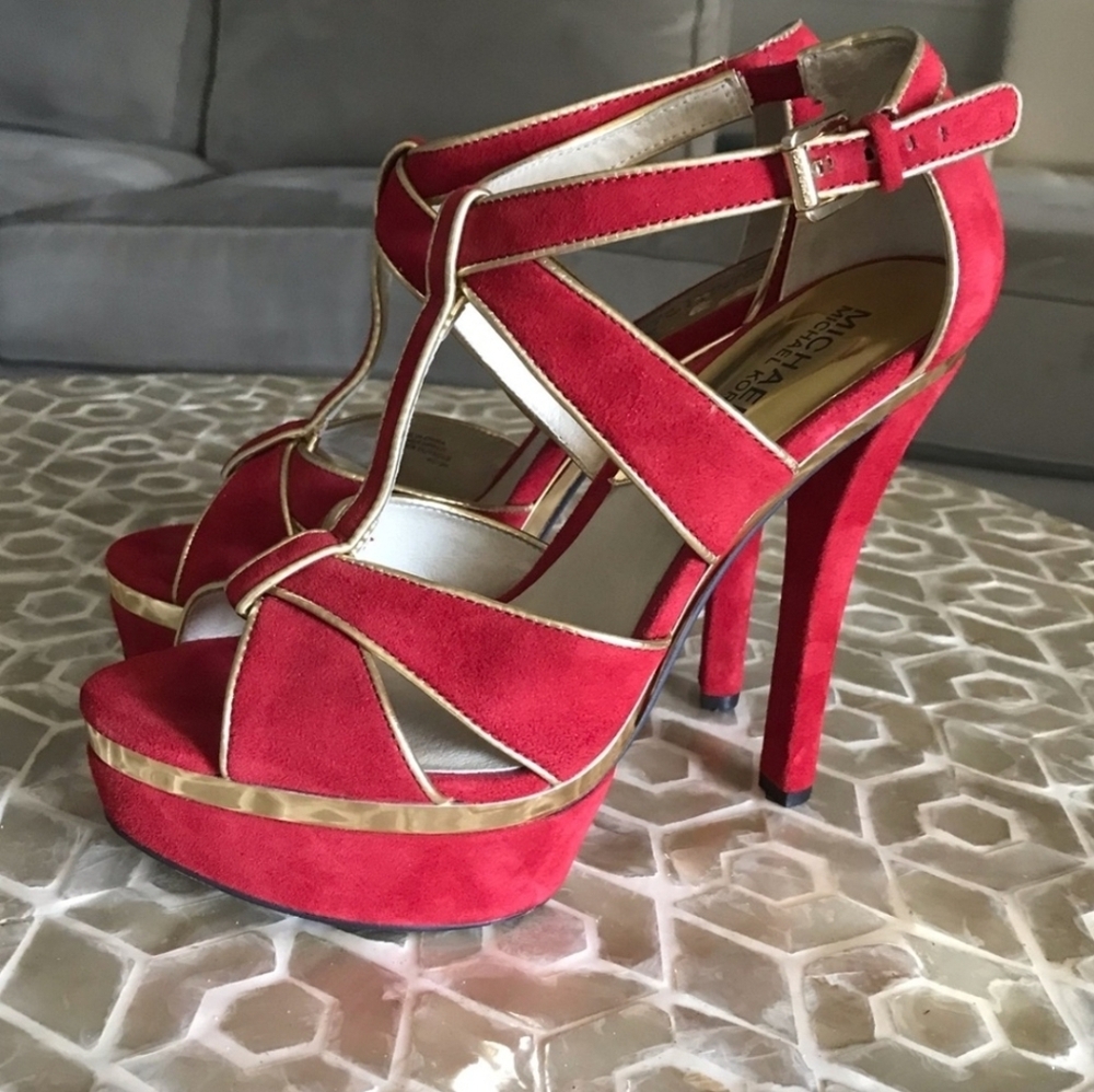 FABULOUS!  Michael Kors Gideon t-strap platform heels